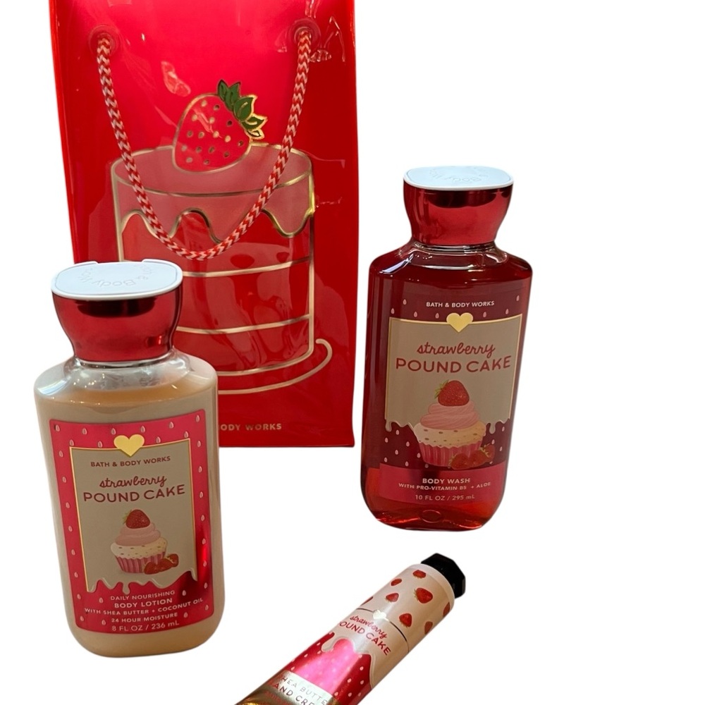 Bath & Body Works Strawberry Pound Cake Set